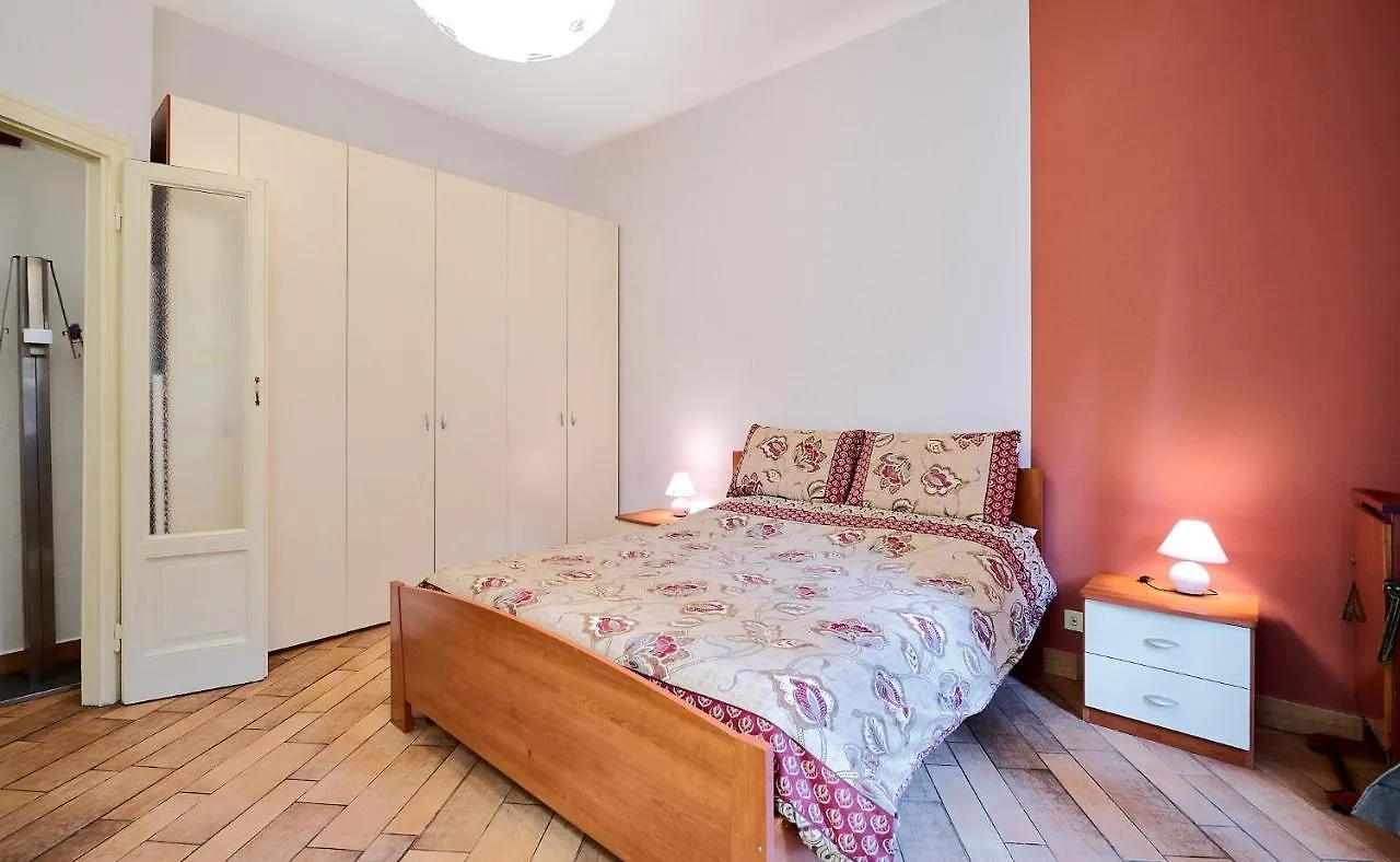 Xenia Apartments - Elegant Flat In The Center Of Milan Italy