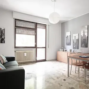 Apartment Milanrentals - Lotto, Milan