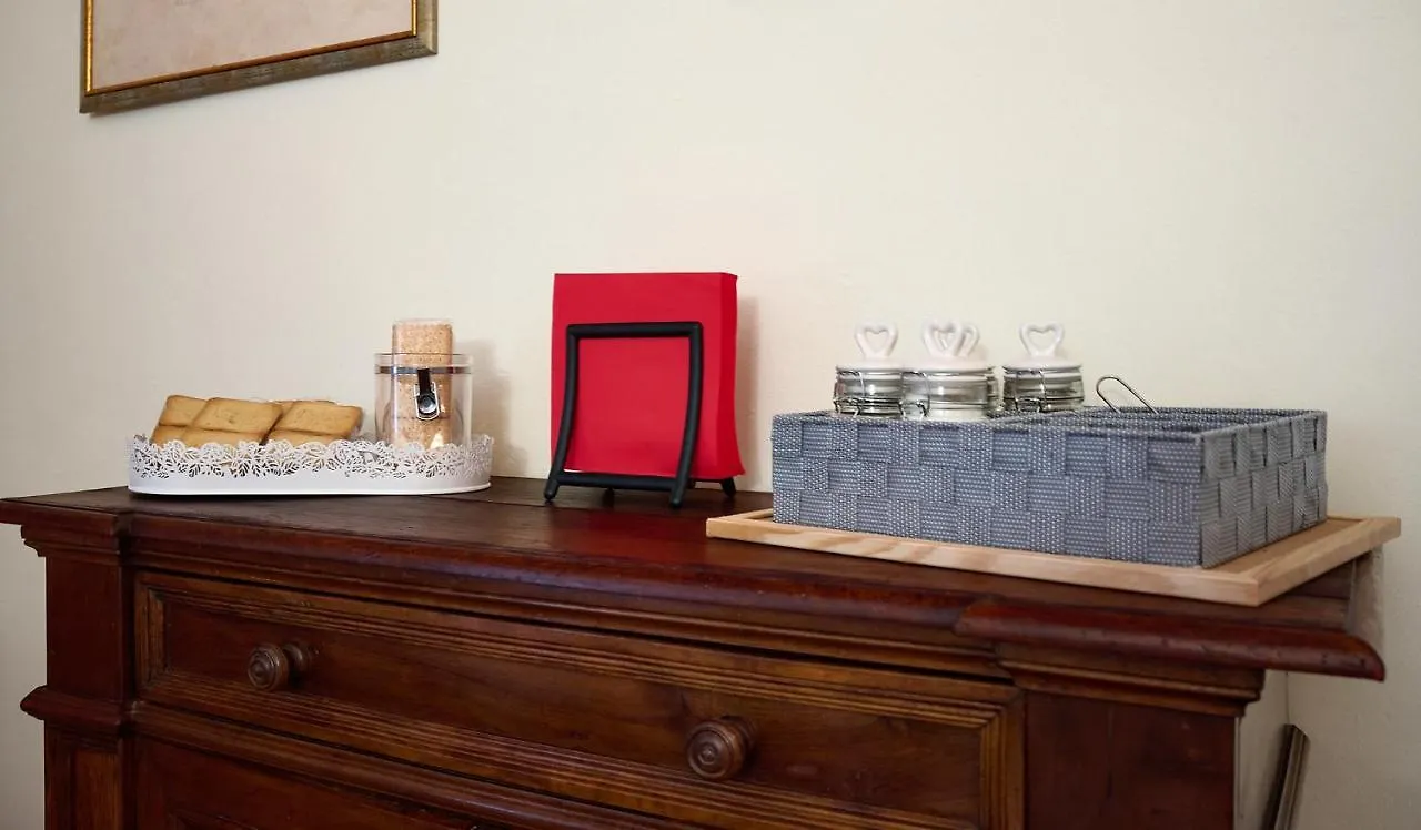 Xenia Apartments - Elegant Flat In The Center Of Milánó 0*,